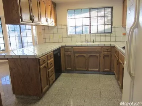 956 Alpine Ave, Manteca, CA 95336 photo 5