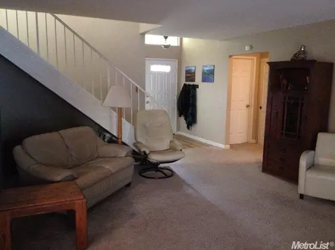 2401 Woodvale Dr, Modesto, CA 95355 photo 8