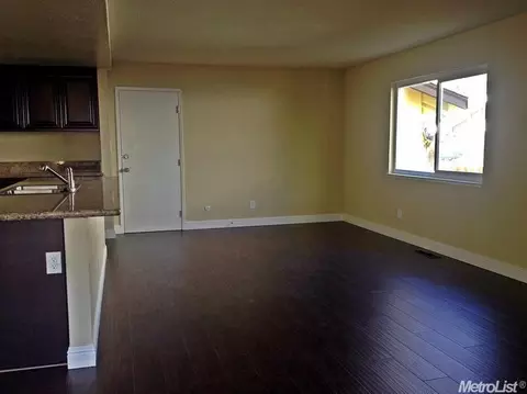 6207 Hilltop Dr, Carmichael, CA 95608 photo 4