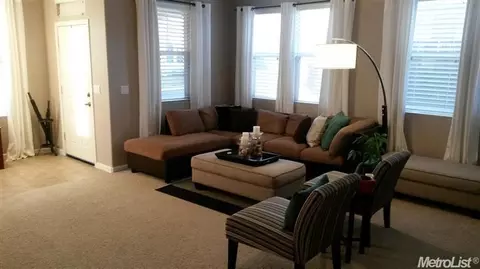 808 Bussing Ct, Folsom, CA 95630 photo 3