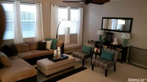 808 Bussing Ct, Folsom, CA 95630 photo 2