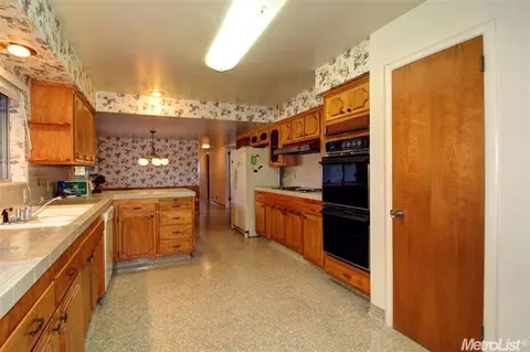4807 Oak Vista Dr, Carmichael, CA 95608 photo 7