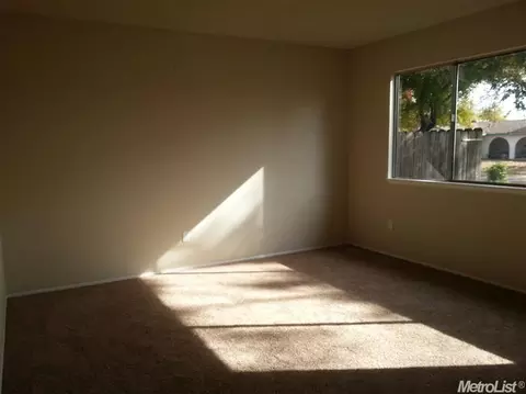 1609 Chapala Way, Modesto, CA 95355 photo 4