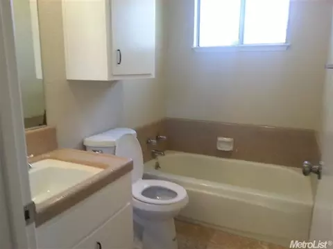 1609 Chapala Way, Modesto, CA 95355 photo 7