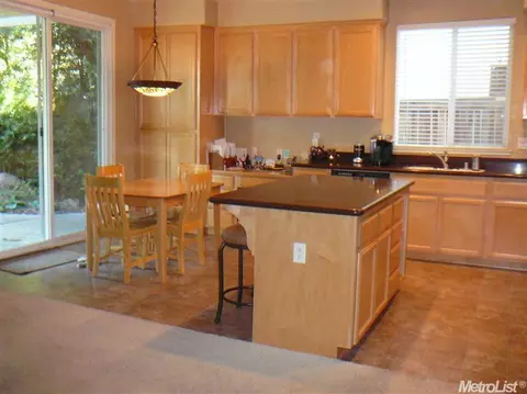1414 Sandhill Dr, Rocklin, CA 95765 photo 3
