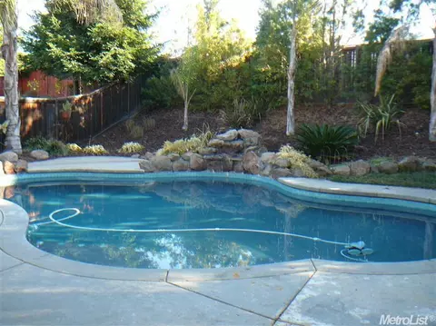 1414 Sandhill Dr, Rocklin, CA 95765 photo 2