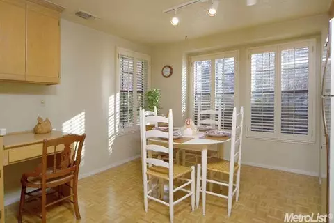 1061 Harrington Way, Carmichael, CA 95608 photo 7