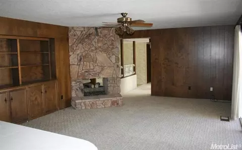 900 Newcastle Ct, Modesto, CA 95355 photo 3