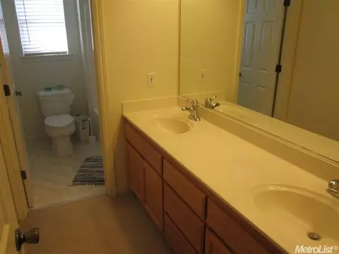 1360 Thoroughbred St, Patterson, CA 95363 photo 2