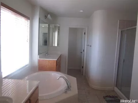 1360 Thoroughbred St, Patterson, CA 95363 photo 7