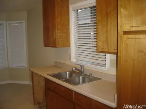 1416 Bluejay Way, Modesto, CA 95351 photo 3