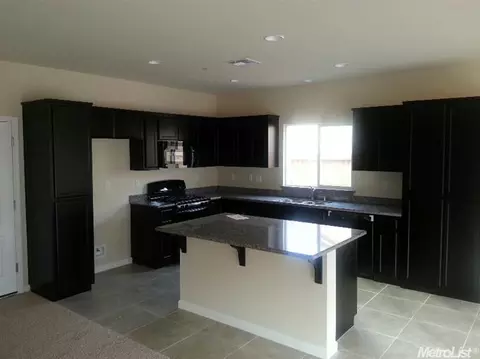 3612 Skeena Ct, Ceres, CA 95307 photo 2
