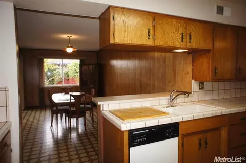 5001 Crestview, Carmichael, CA 95608 photo 9