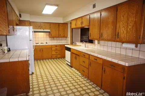 5001 Crestview, Carmichael, CA 95608 photo 10