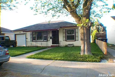 215 Emerson Ave, Tracy, CA 95376 photo 1