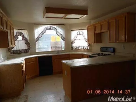 1663 Backus Ln, Turlock, CA 95380 photo 4
