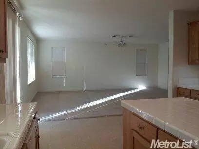 2125 Amber Leaf Ln, Ceres, CA 95307 photo 10