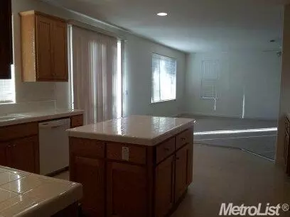 2125 Amber Leaf Ln, Ceres, CA 95307 photo 8