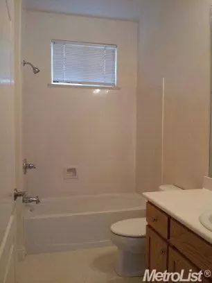 2125 Amber Leaf Ln, Ceres, CA 95307 photo 5