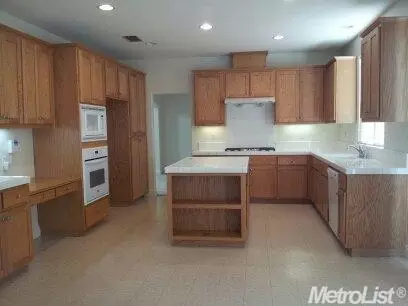 2125 Amber Leaf Ln, Ceres, CA 95307 photo 9