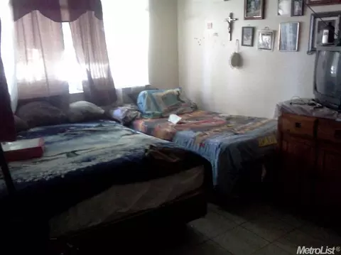 105 Daisy Ln, Modesto, CA 95351 photo 8