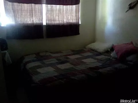 105 Daisy Ln, Modesto, CA 95351 photo 9