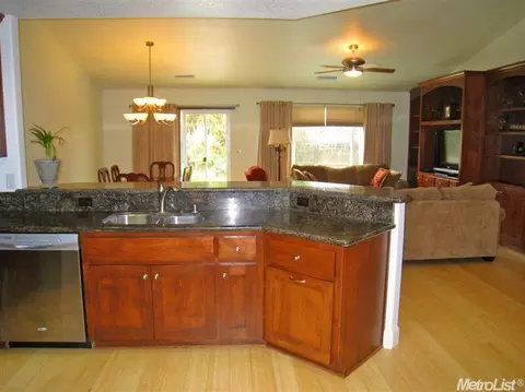 3933 San Juan Ave, Carmichael, CA 95608 photo 3