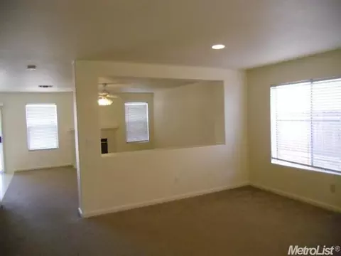 310 Condor Ct, Patterson, CA 95363 photo 3