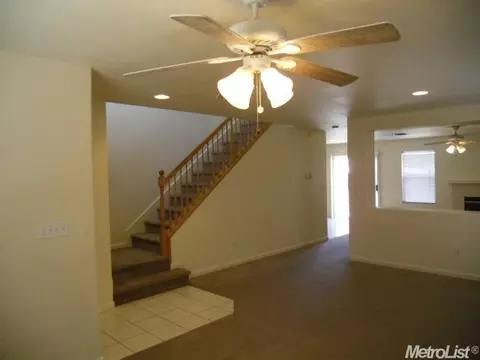 310 Condor Ct, Patterson, CA 95363 photo 2