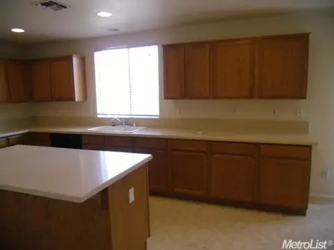 310 Condor Ct, Patterson, CA 95363 photo 9