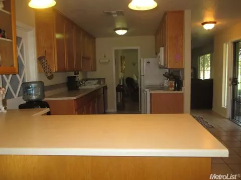 4313 Esmar Rd, Ceres, CA 95307 photo 5