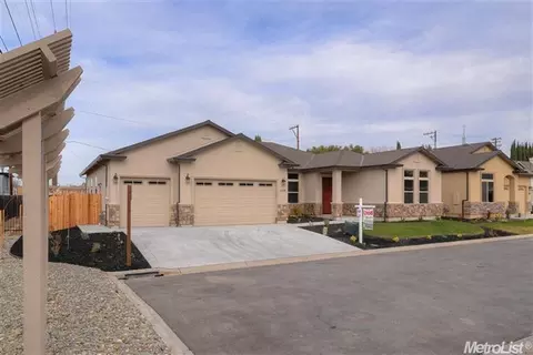 6001 Natalee Ln, Carmichael, CA 95608 photo 2