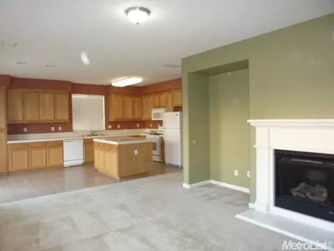 1329 Derby Dr, Merced, CA 95348 photo 3