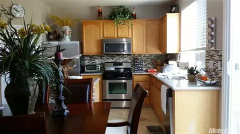 1800 Filbert Dr, Ceres, CA 95307 photo 9