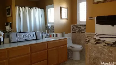 1800 Filbert Dr, Ceres, CA 95307 photo 7