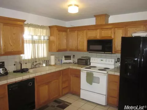 1462 Pine Ct, Tracy, CA 95376 photo 4