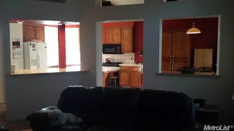 899 Willow Ave, Manteca, CA 95337 photo 4