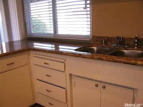 618 El Capitan Dr, Lodi, CA 95242 photo 8