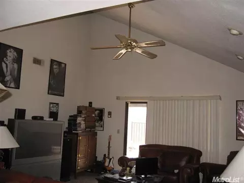 2020 Zaiger Way, Modesto, CA 95350 photo 9