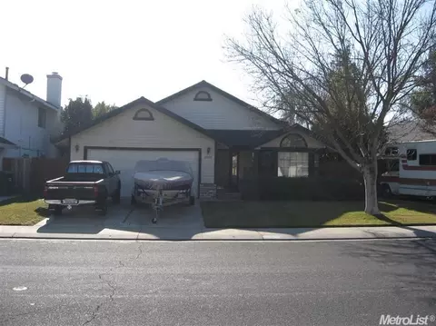 2020 Zaiger Way, Modesto, CA 95350 photo 2