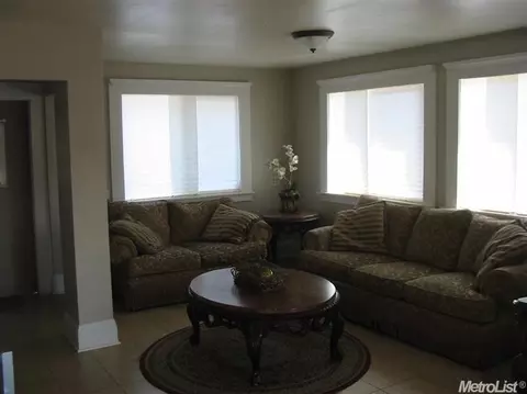 2066 Charles, Hughson, CA 95326 photo 4