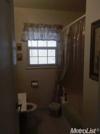 415 E Downs, Stockton, CA 95204 photo 5