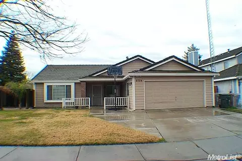 2704 Roeding Rd, Ceres, CA 95307 photo 1