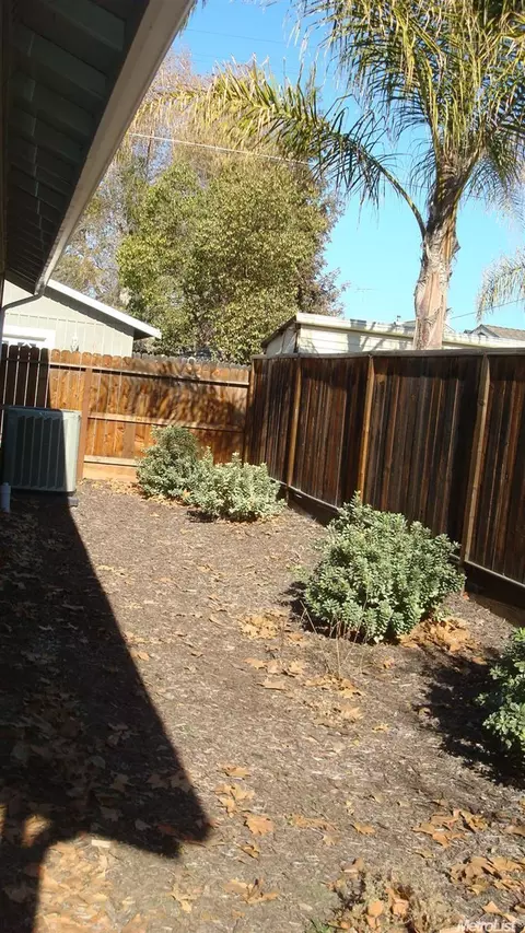 232 S Acacia Ave, Ripon, CA 95366 photo 2