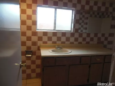 917 Briggs Ave, Modesto, CA 95351 photo 10