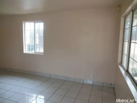 917 Briggs Ave, Modesto, CA 95351 photo 3