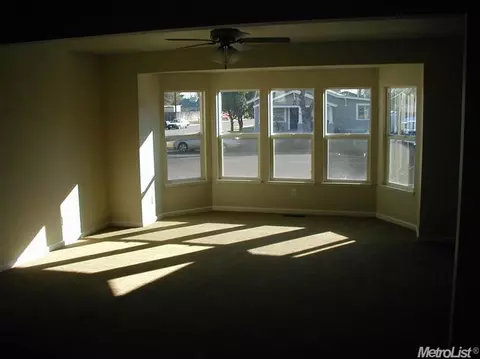 309 2nd St, Ripon, CA 95366 photo 4