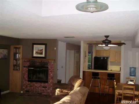7671 Roberta Ln, Antelope, CA 95843 photo 3