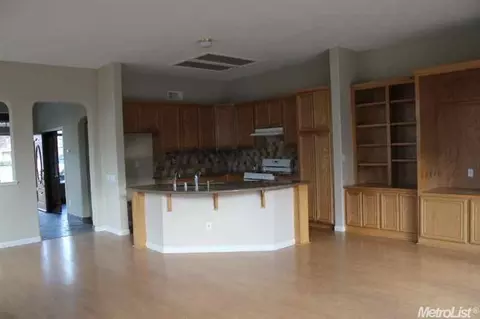 4360 Abbey Ct, Turlock, CA 95382 photo 3