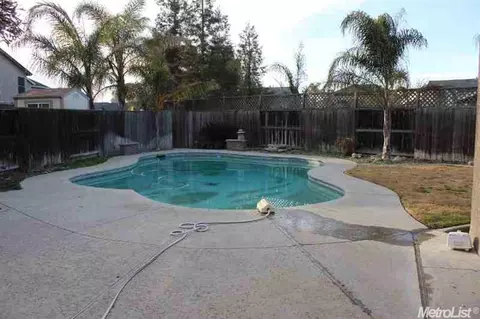 4360 Abbey Ct, Turlock, CA 95382 photo 2